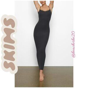 SKIMS Fits Everybody Lace Long Slip Dress Onyx Medium NWT O-478